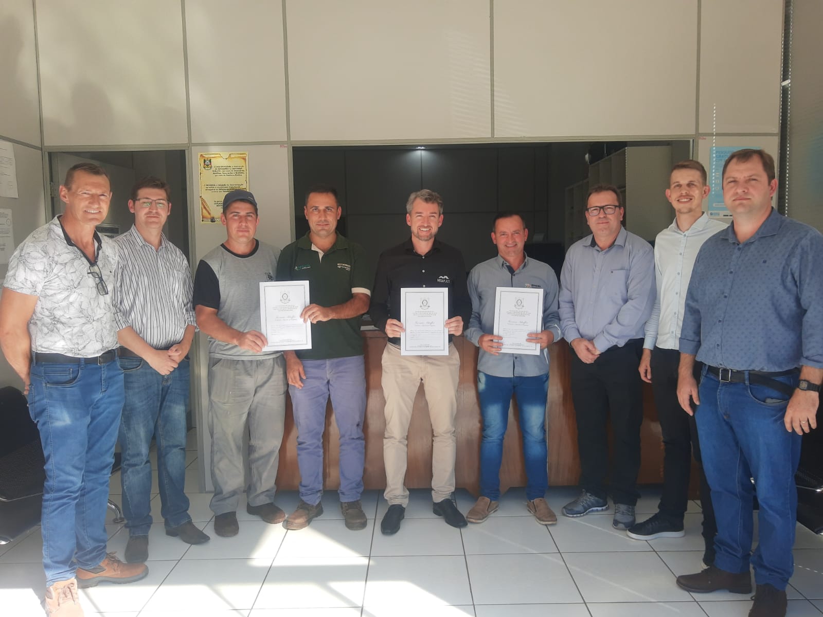 AVANÇO NO SETOR EMPRESARIAL 